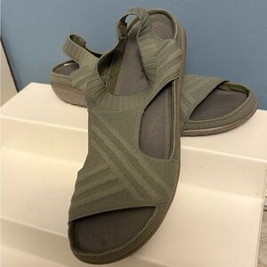 NOAT Olive Green Women's Sandals